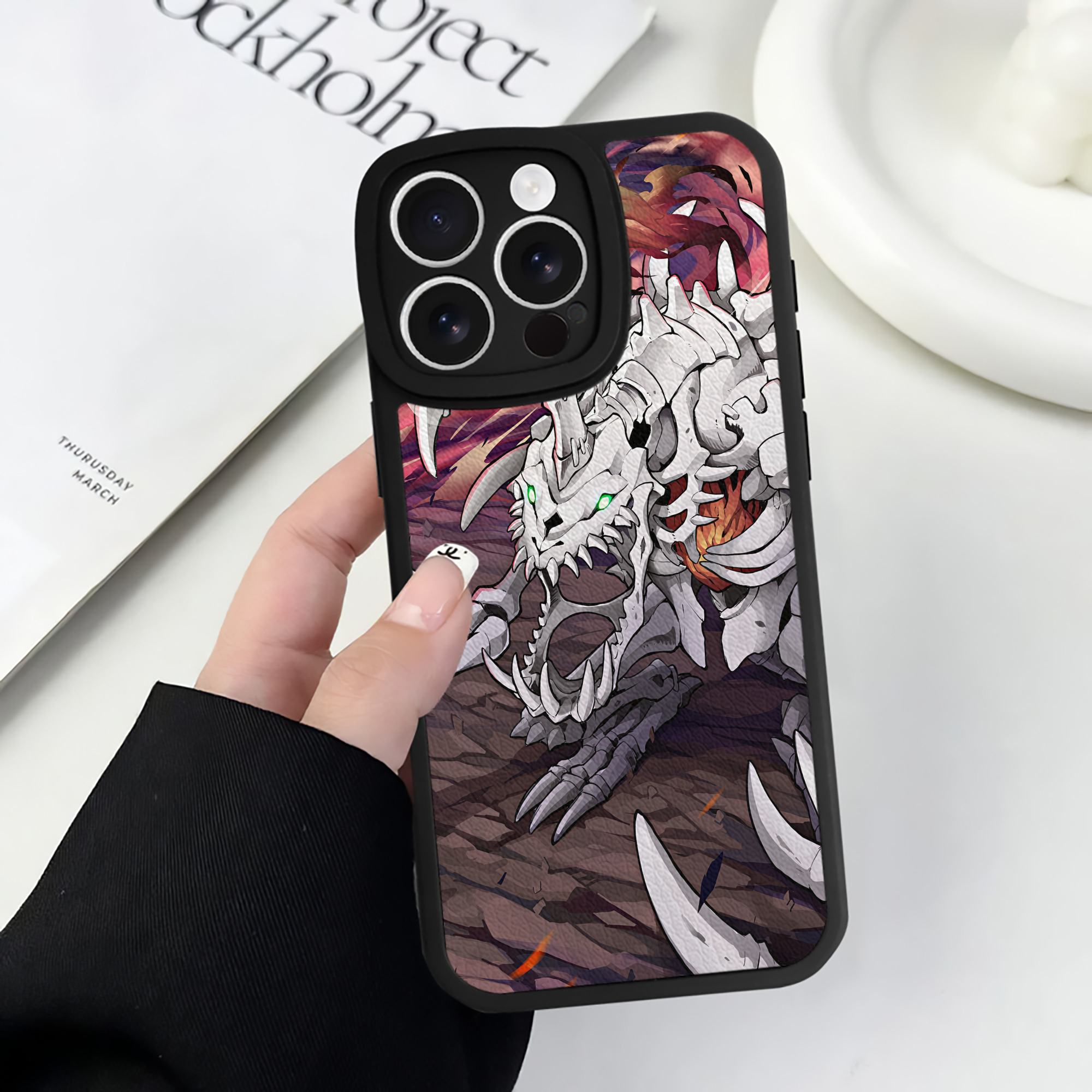（画像用） Digimon デジタルモンスター/デジモン 【iPhone 16シリーズ対応】シリコンスマホケース（レザー調） 材質：シリコン